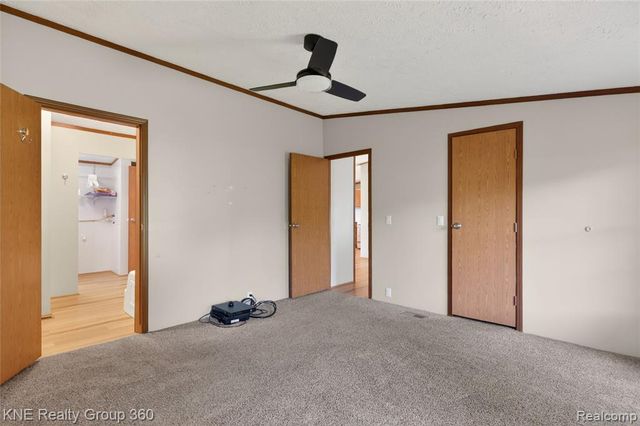 672 Red Oaks Drive, Howell, MI 48843