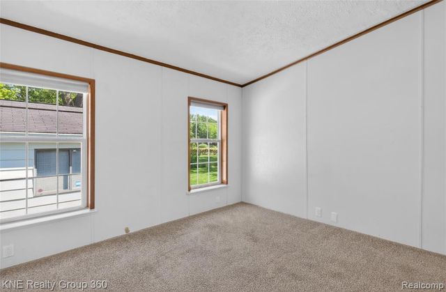 672 Red Oaks Drive, Howell, MI 48843