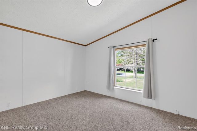 672 Red Oaks Drive, Howell, MI 48843