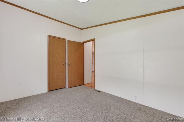 672 Red Oaks Drive, Howell, MI 48843