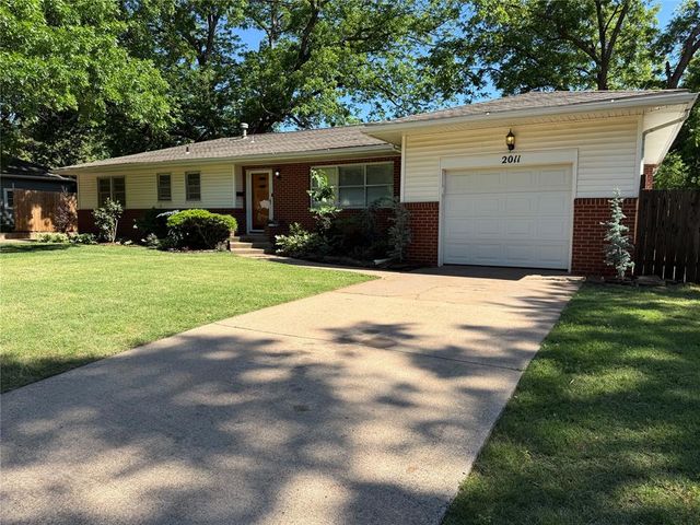 2011 W 10th Avenue, Stillwater, OK 74074