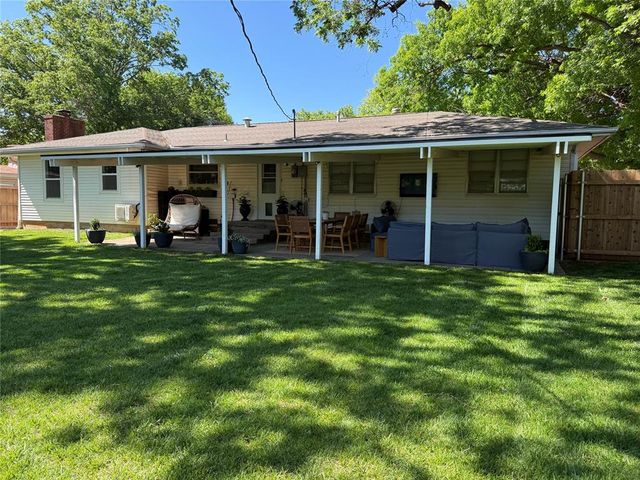 2011 W 10th Avenue, Stillwater, OK 74074