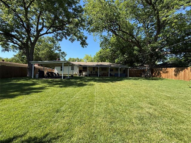 2011 W 10th Avenue, Stillwater, OK 74074