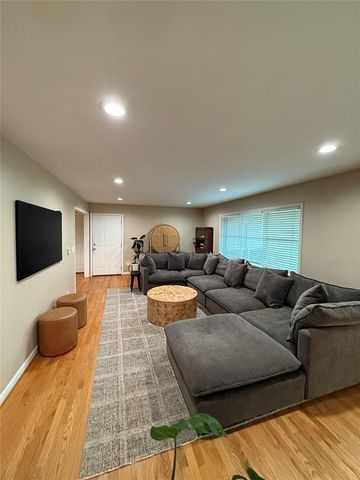 2011 W 10th Avenue, Stillwater, OK 74074