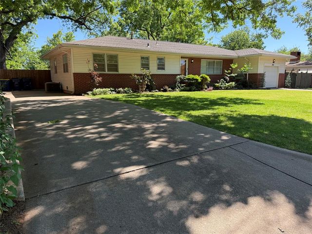 2011 W 10th Avenue, Stillwater, OK 74074