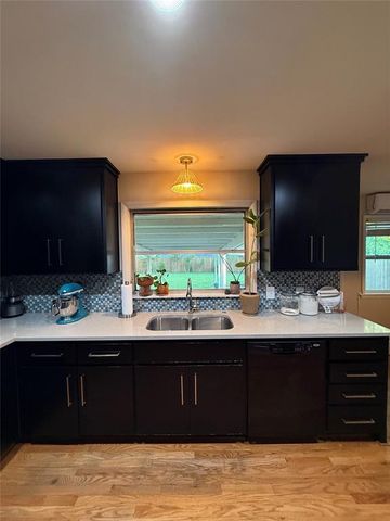 2011 W 10th Avenue, Stillwater, OK 74074