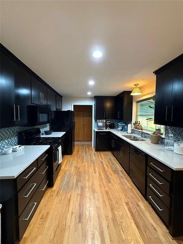 2011 W 10th Avenue, Stillwater, OK 74074