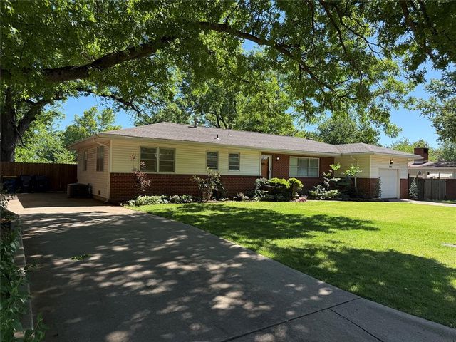 2011 W 10th Avenue, Stillwater, OK 74074