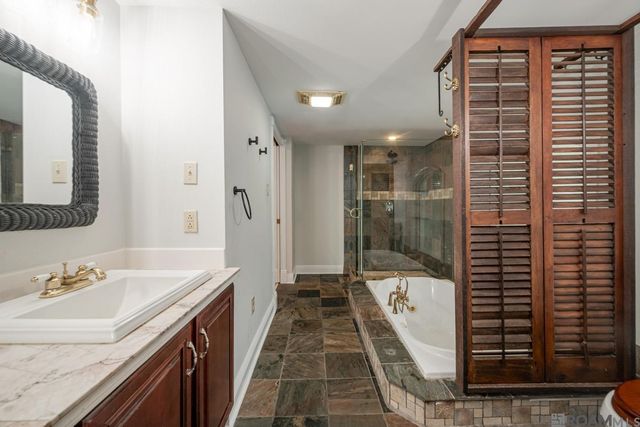 26237 Crown Dr, Ponchatoula, LA 70454