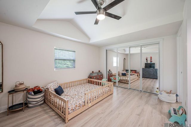 26237 Crown Dr, Ponchatoula, LA 70454