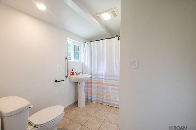 26237 Crown Dr, Ponchatoula, LA 70454