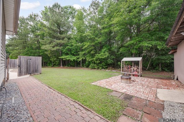 26237 Crown Dr, Ponchatoula, LA 70454