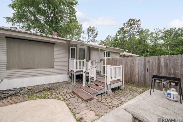 26237 Crown Dr, Ponchatoula, LA 70454