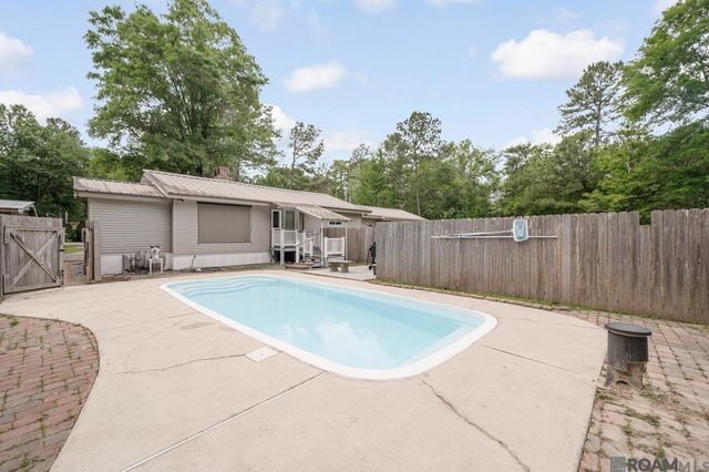 26237 Crown Dr, Ponchatoula, LA 70454