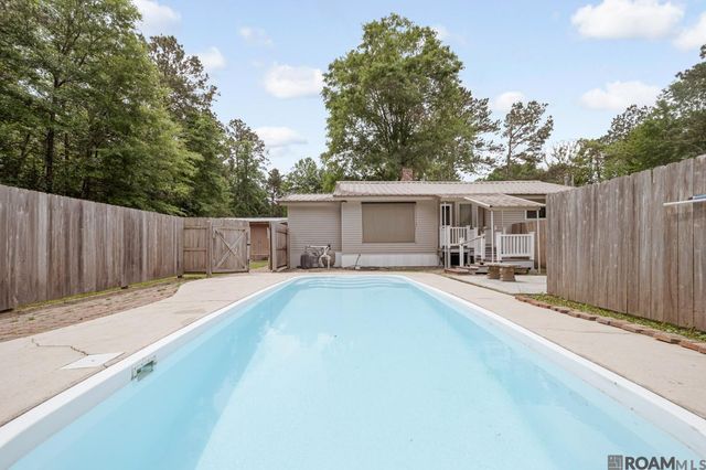 26237 Crown Dr, Ponchatoula, LA 70454