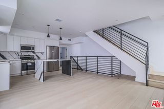 11814 1/2 W Gilmore Street, North Hollywood, CA 91606