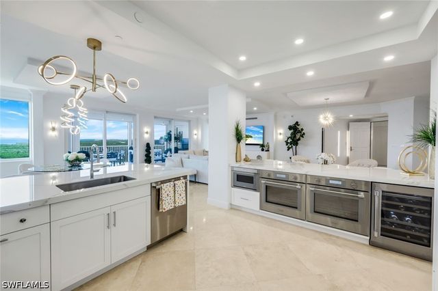 275 Indies WAY 1503, Naples, FL 34110