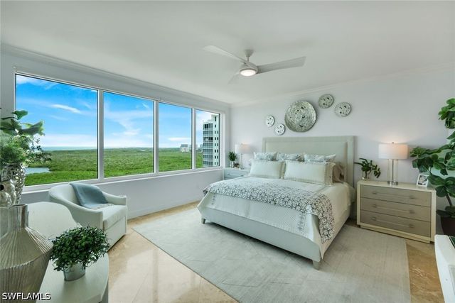 275 Indies WAY 1503, Naples, FL 34110