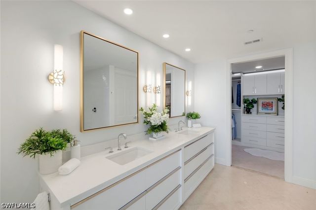 275 Indies WAY 1503, Naples, FL 34110