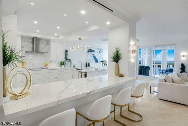 275 Indies WAY 1503, Naples, FL 34110