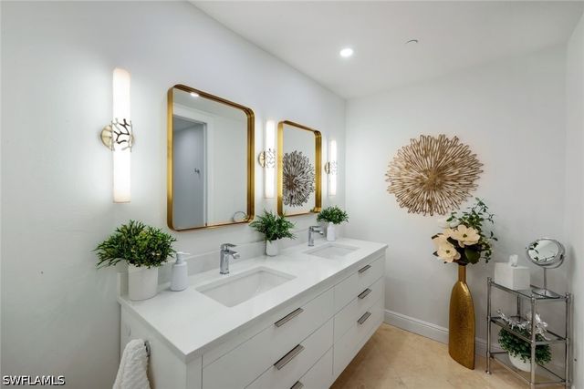 275 Indies WAY 1503, Naples, FL 34110