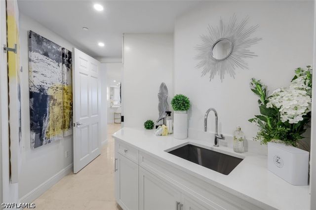 275 Indies WAY 1503, Naples, FL 34110