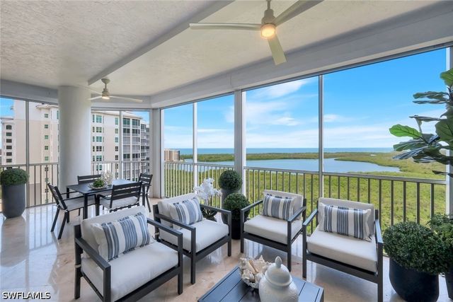 275 Indies WAY 1503, Naples, FL 34110