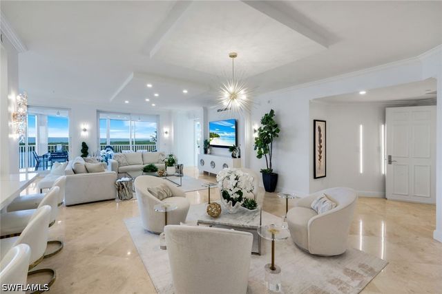 275 Indies WAY 1503, Naples, FL 34110