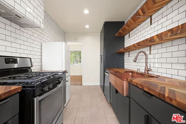 5641 Clemson Street, Los Angeles, CA 90016