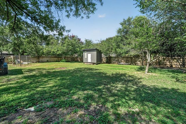 404 Las Cruces ST, Buda, TX 78610