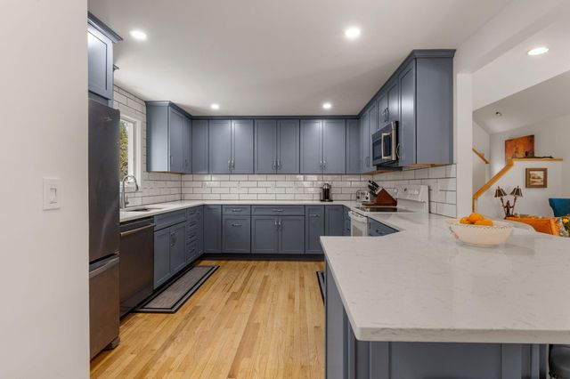27 Blueberry Avenue, Provincetown, MA 02657
