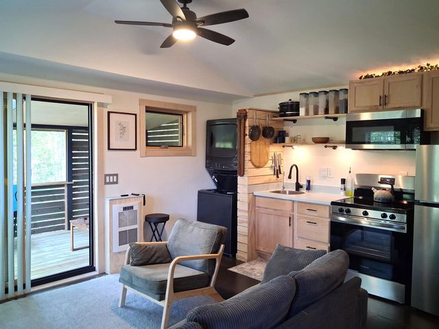 572 Roberts Road, Weathersfield, VT 05156