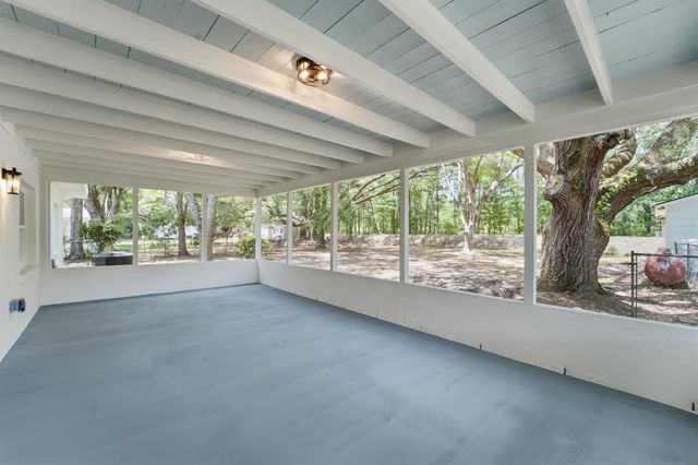 6384 Sc 162, Hollywood, SC 29449