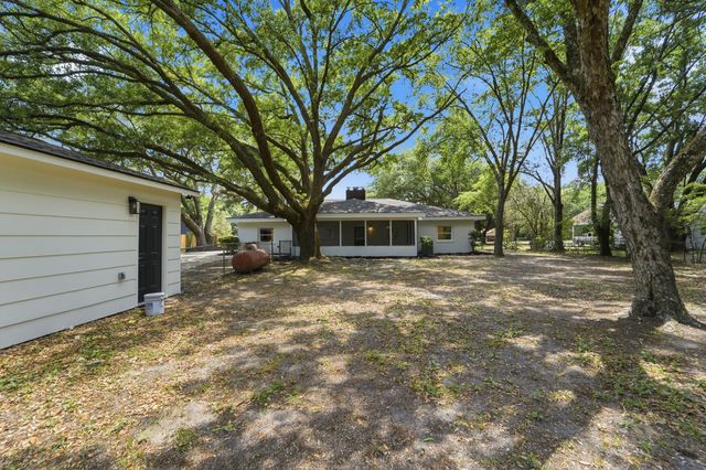 6384 Sc 162, Hollywood, SC 29449