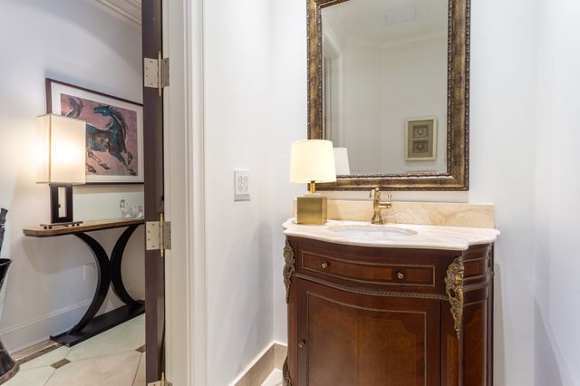 2525 N PEARL Street 1005, Dallas, TX 75201