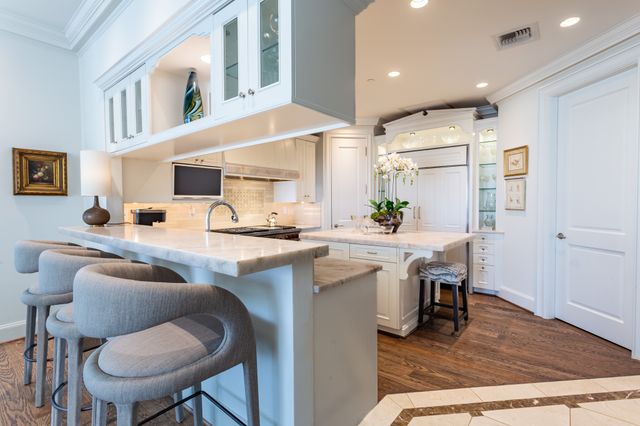 2525 N PEARL Street 1005, Dallas, TX 75201