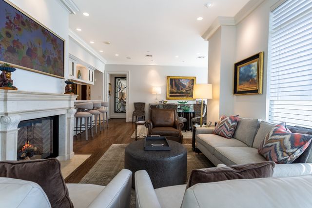 2525 N PEARL Street 1005, Dallas, TX 75201