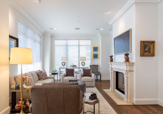 2525 N PEARL Street 1005, Dallas, TX 75201