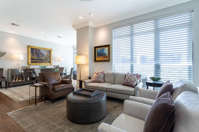 2525 N PEARL Street 1005, Dallas, TX 75201