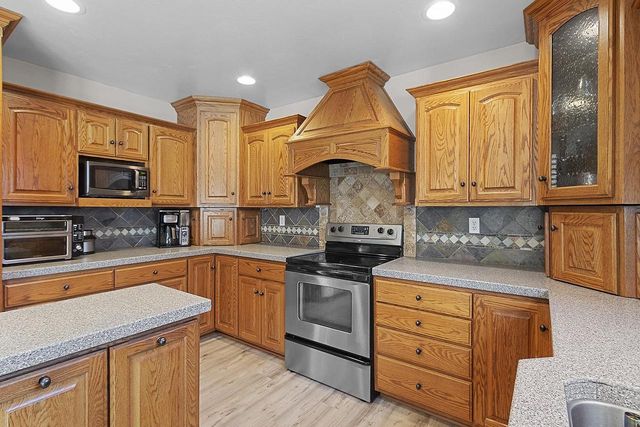 3757 WOODLAND ROAD, Green Bay, WI 54313
