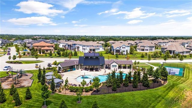 3921 W 158th Place, Overland Park, KS 66224