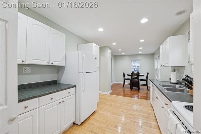 537 Andresen Court, Hazel Park, MI 48030