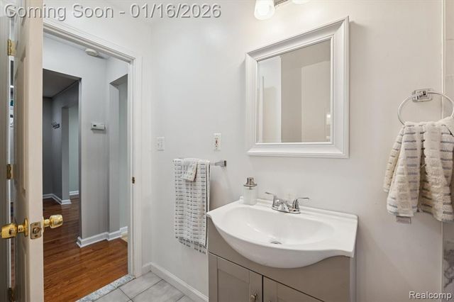 537 Andresen Court, Hazel Park, MI 48030