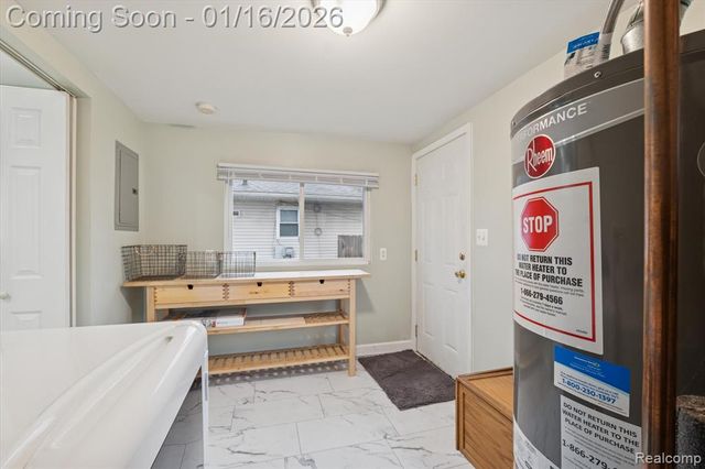 537 Andresen Court, Hazel Park, MI 48030