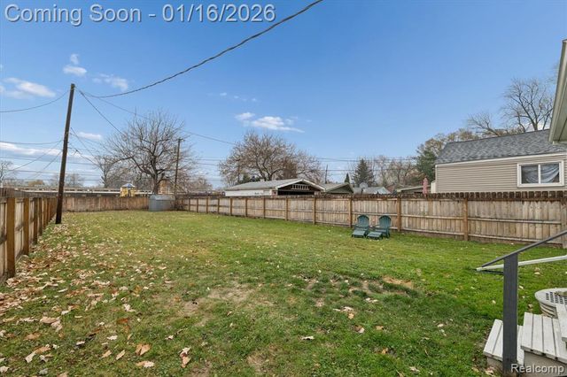 537 Andresen Court, Hazel Park, MI 48030