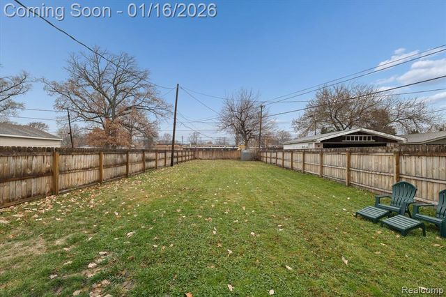 537 Andresen Court, Hazel Park, MI 48030