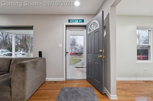 537 Andresen Court, Hazel Park, MI 48030