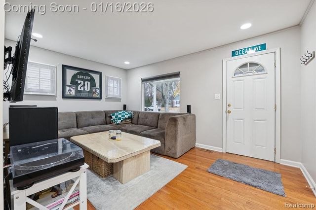 537 Andresen Court, Hazel Park, MI 48030