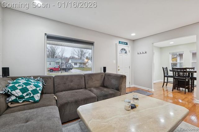 537 Andresen Court, Hazel Park, MI 48030