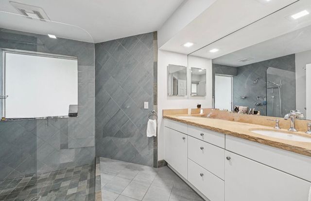 660 Forsyth Street 7, Boca Raton, FL 33487